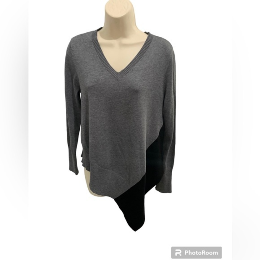 89th & Madison gray black color block asymmetrical sweater top size women’s S